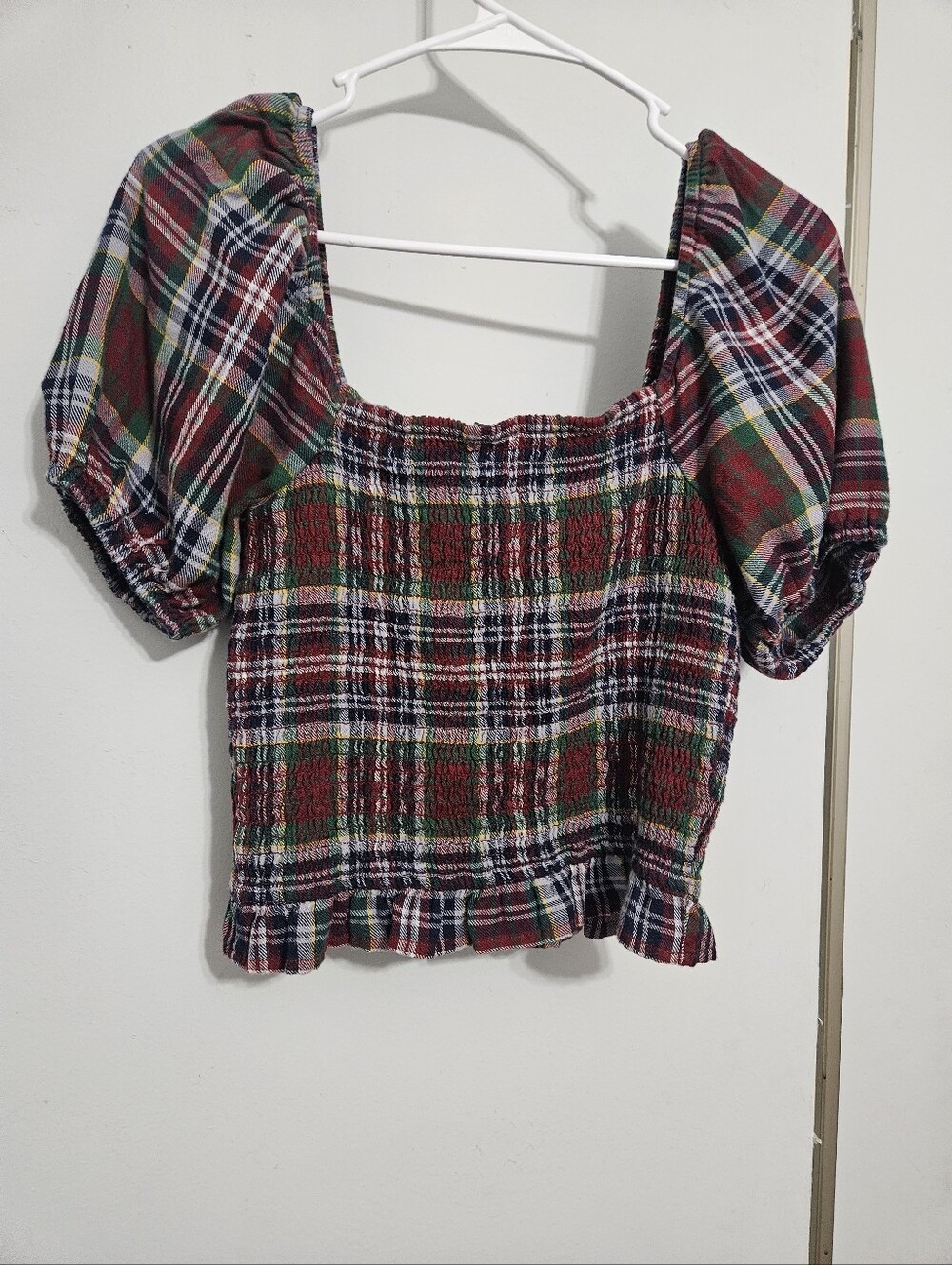 American Eagle ladirs crop top